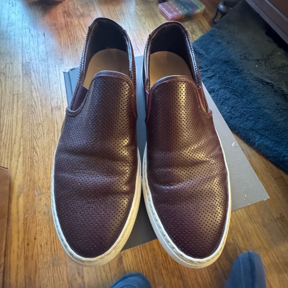 WOMAN by COMMON PROJECTS